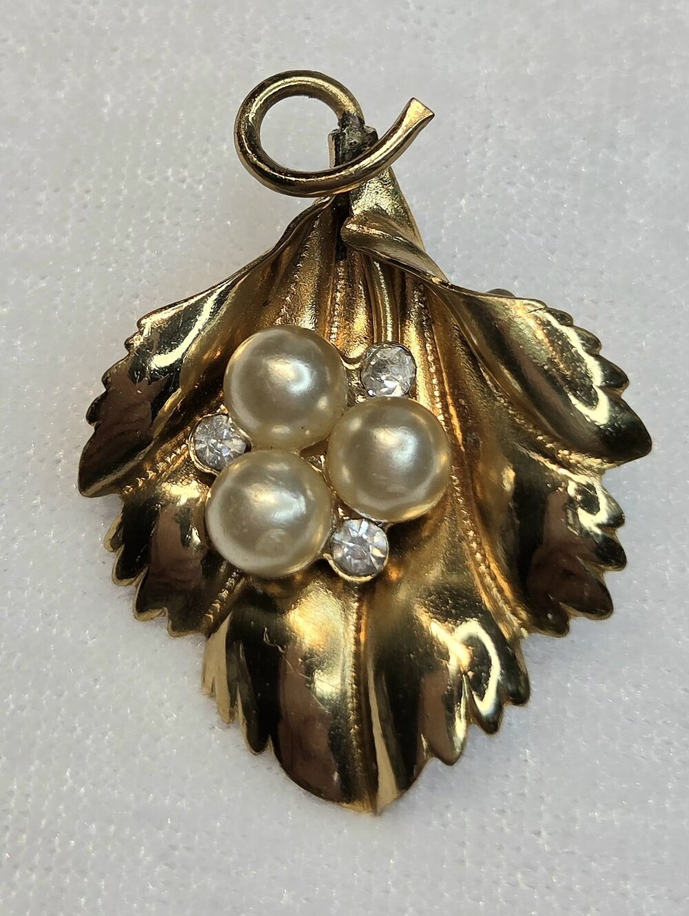 Vintage Coro Mid-century Faux Pearl Rhinestone Gold-tone Leaf Brooch / Pin